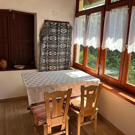 Kisparti Vendeghaz Tatil Evi *